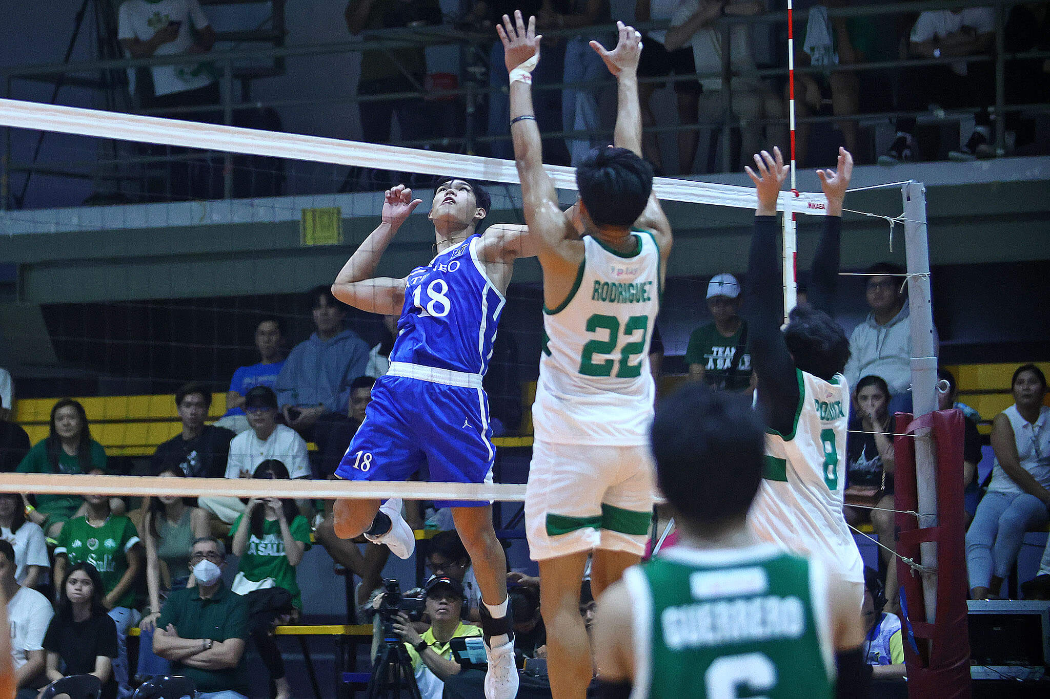 Ateneo All Primed For Semis Grind Trounces La Salle News The V League