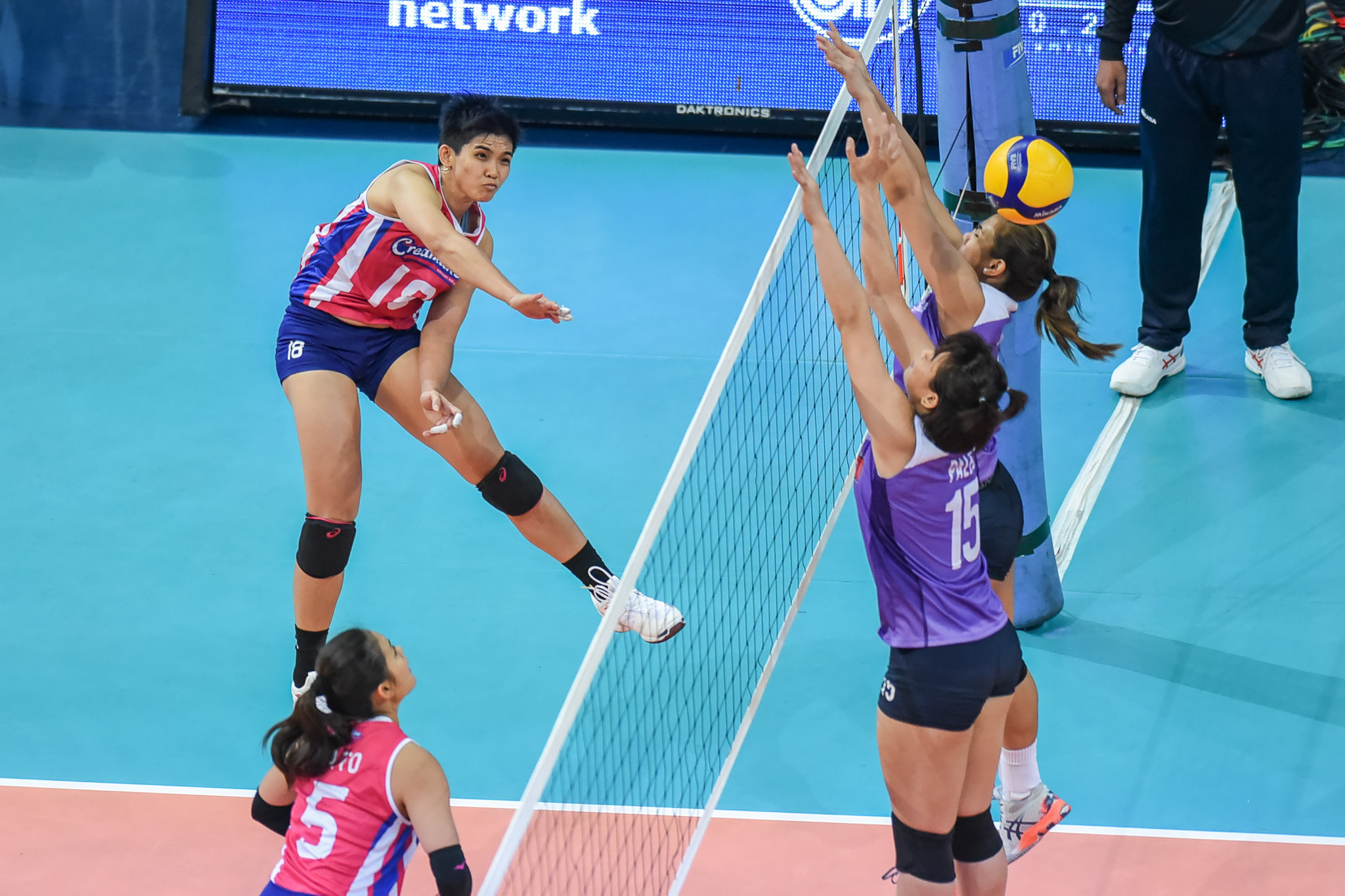 Tots Carlos makes sure Creamline bounce back - News | PVL - Premier ...