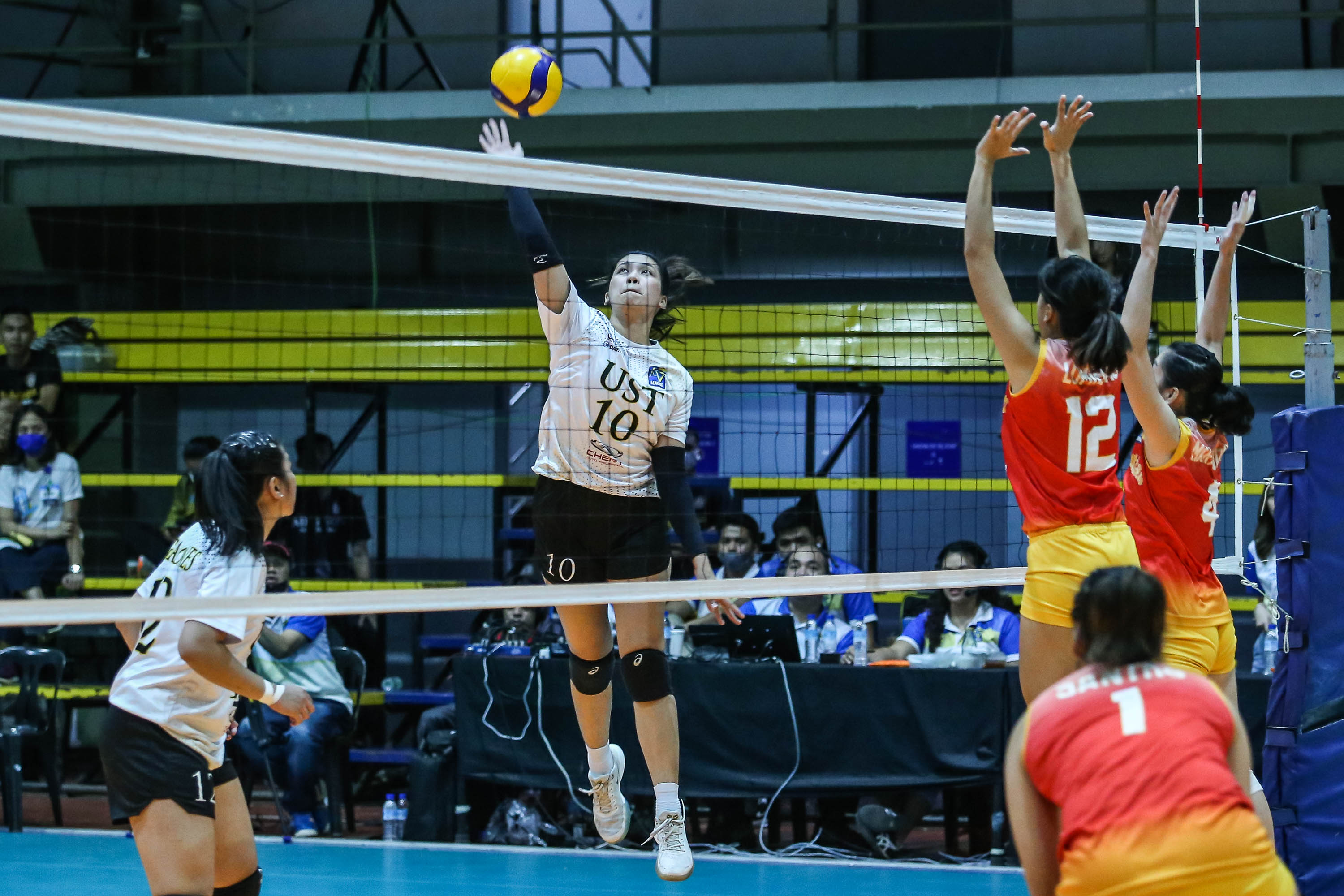 UST rips San Sebastian in classification play - News | The V-League