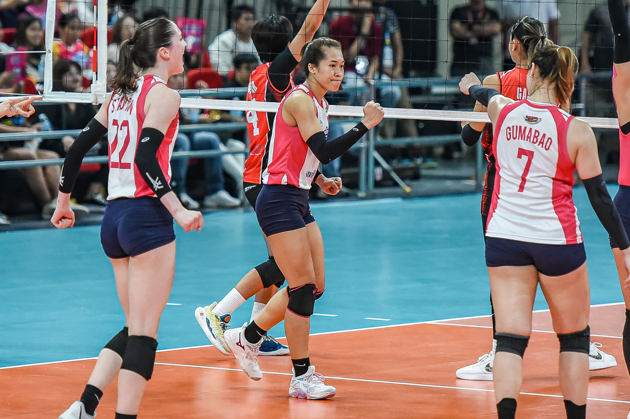 Bernadeth Pons bounces back, powers Creamline past Chery Tiggo - News | PVL  - Premier Volleyball League